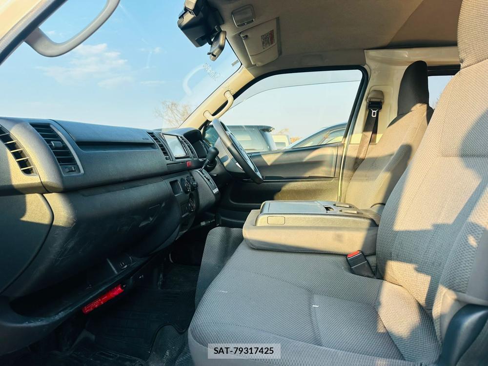 Toyota REGIUSACE VAN 2019 4144746-10