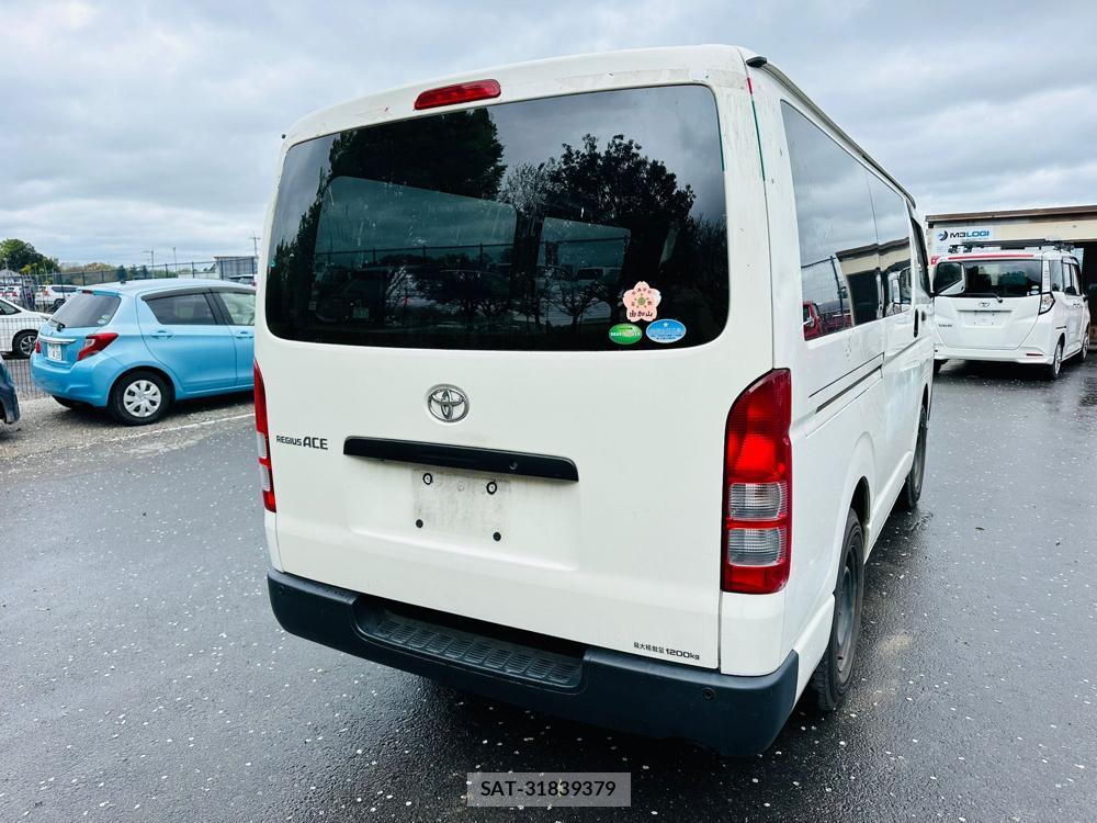 Toyota REGIUSACE VAN 2019 5568752-4