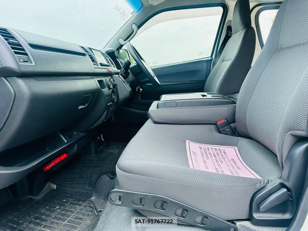 Toyota REGIUSACE VAN 2019 6258175-10