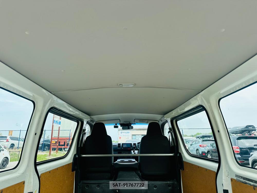 Toyota REGIUSACE VAN 2019 6258175-24