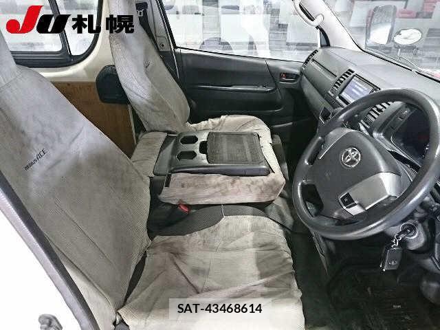 Toyota  2019 7266923-4