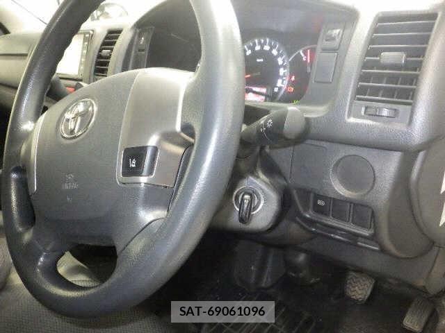 Toyota  2019-06 7351407-4