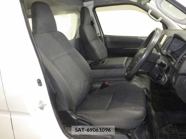 Toyota  2019-06 7351407-5