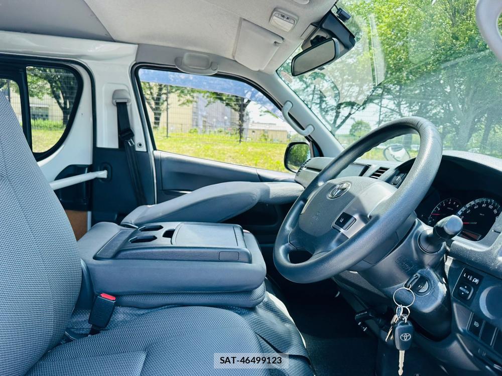 Toyota REGIUSACE VAN 2019-05 7369172-11