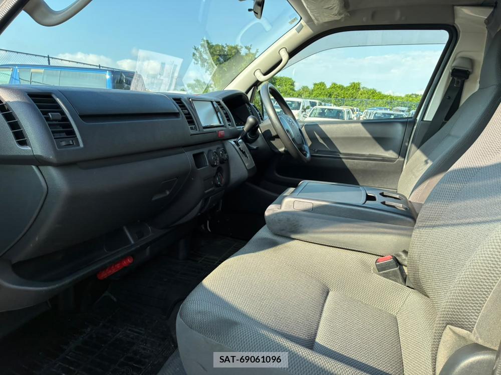 Toyota REGIUSACE VAN 2019-06 7351407-10