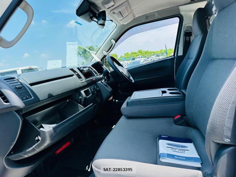 Toyota REGIUS VAN 2019-05 7534184-10