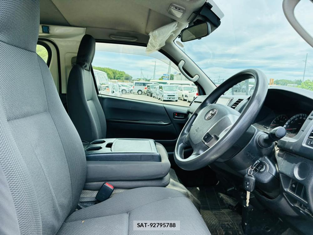 Toyota REGIUSACE VAN 2019-05 7369173-10
