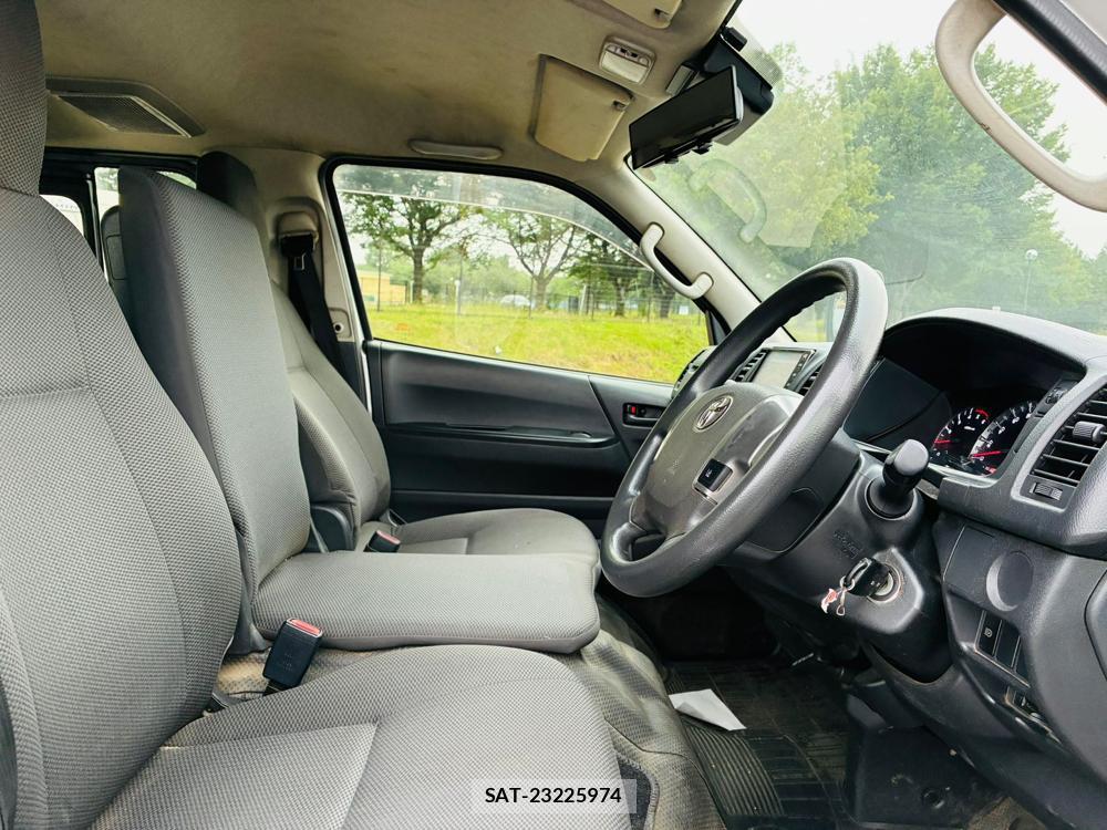 Toyota REGIUSACE VAN 2019-08 7687988-10