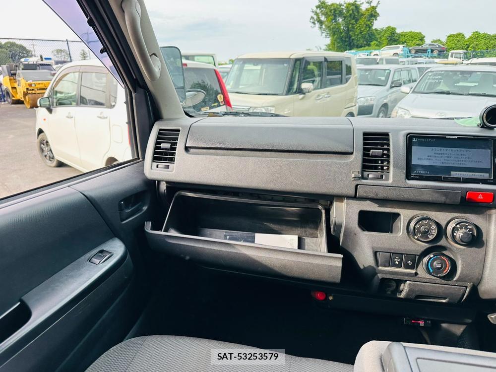Toyota REGIUSACE VAN 2020-04 7736829-16