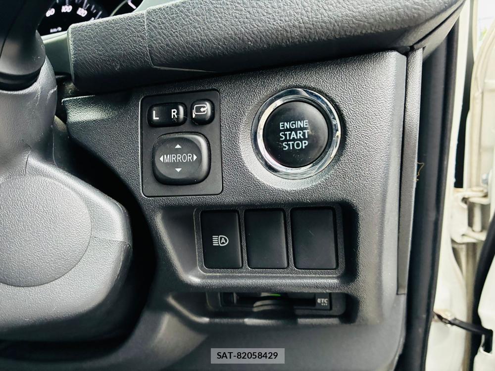 Toyota REGIUSACE VAN 2019-09 7605448-17