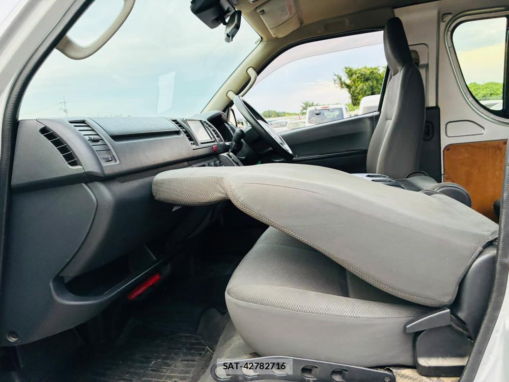 Toyota REGIUSACE VAN 2019-05 7933412-9