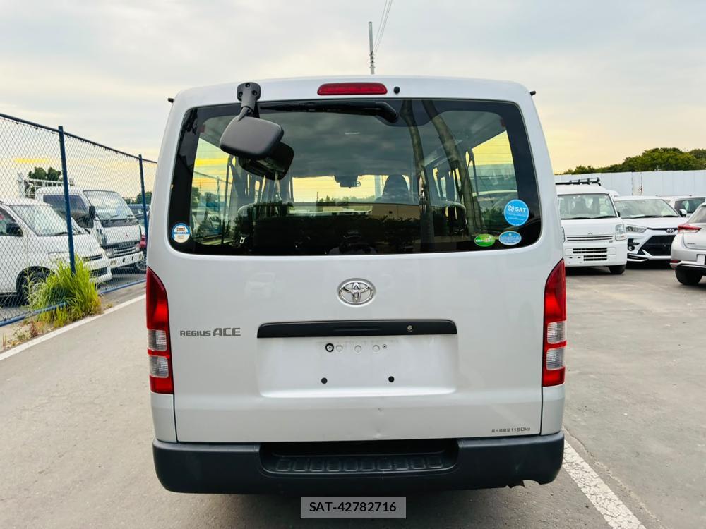 Toyota REGIUSACE VAN 2019-05 7933412-3