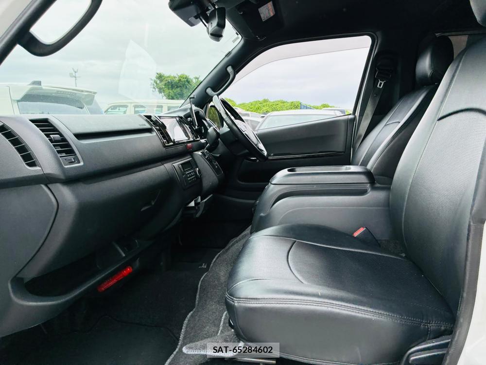 Toyota REGIUSACE VAN 2019-03 8044947-10