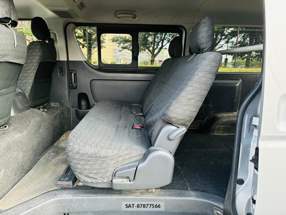 Toyota REGIUS VAN 2019-07 8028488-9