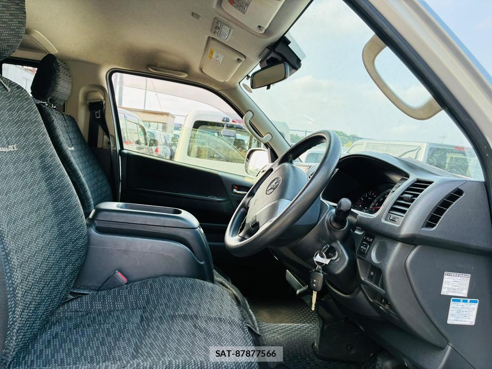 Toyota REGIUS VAN 2019-07 8028488-11