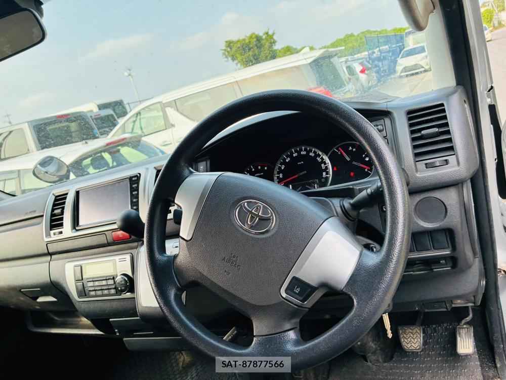Toyota REGIUS VAN 2019-07 8028488-14