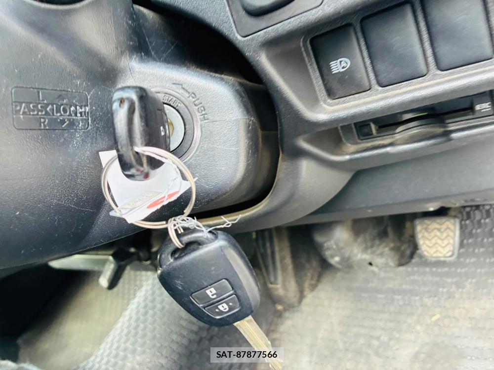 Toyota REGIUS VAN 2019-07 8028488-16