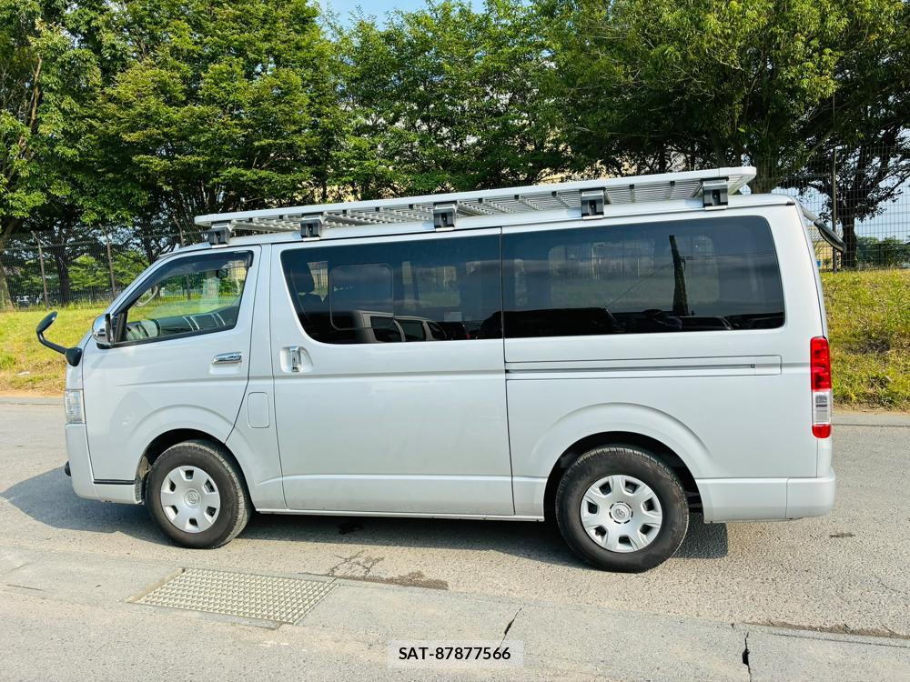 Toyota REGIUS VAN 2019-07 8028488-1