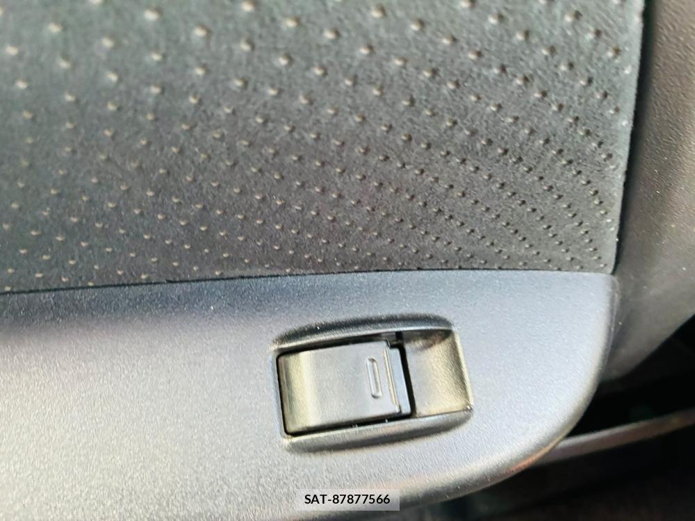 Toyota REGIUS VAN 2019-07 8028488-23