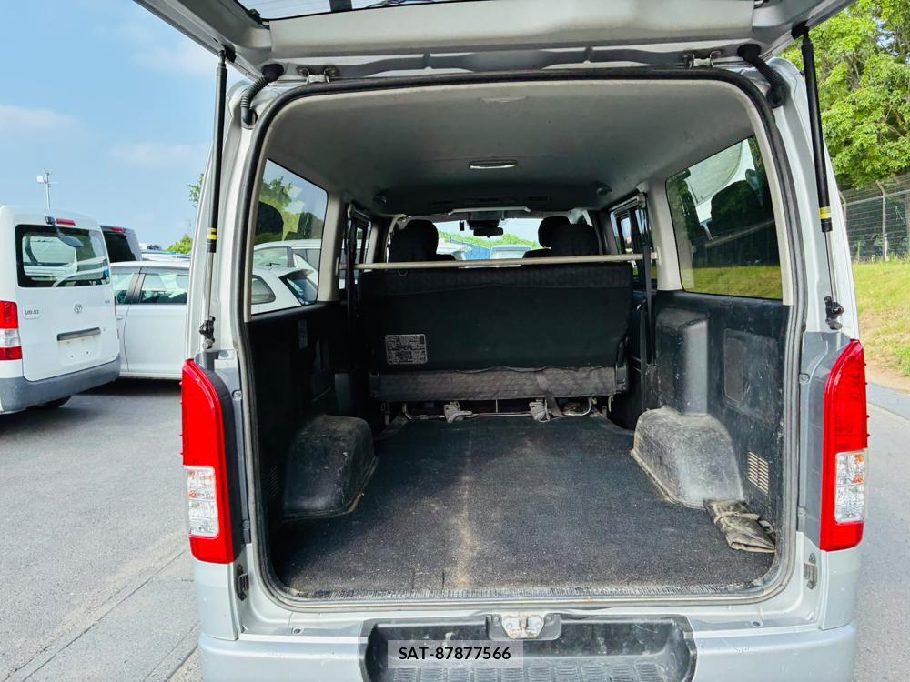 Toyota REGIUS VAN 2019-07 8028488-25