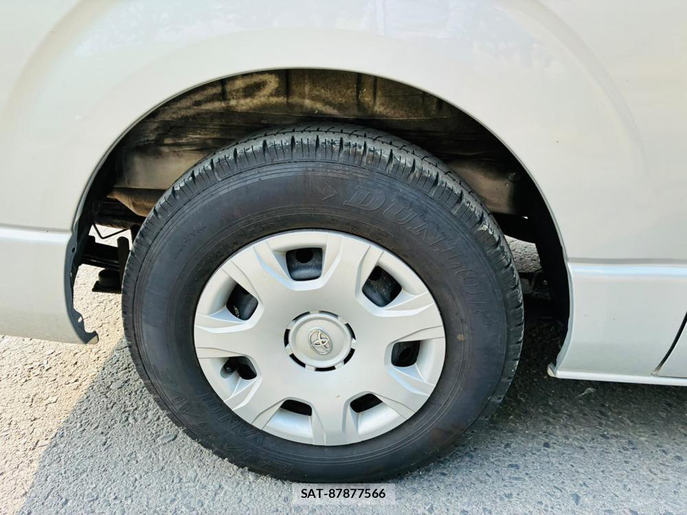 Toyota REGIUS VAN 2019-07 8028488-27