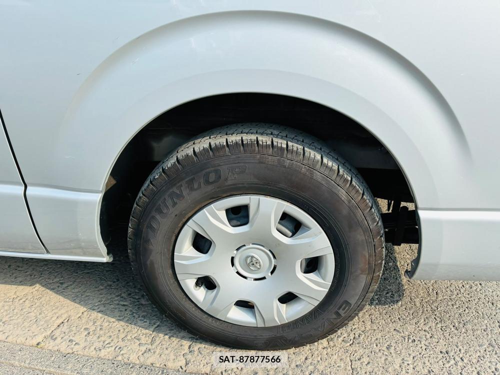 Toyota REGIUS VAN 2019-07 8028488-30