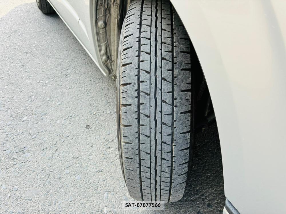 Toyota REGIUS VAN 2019-07 8028488-32