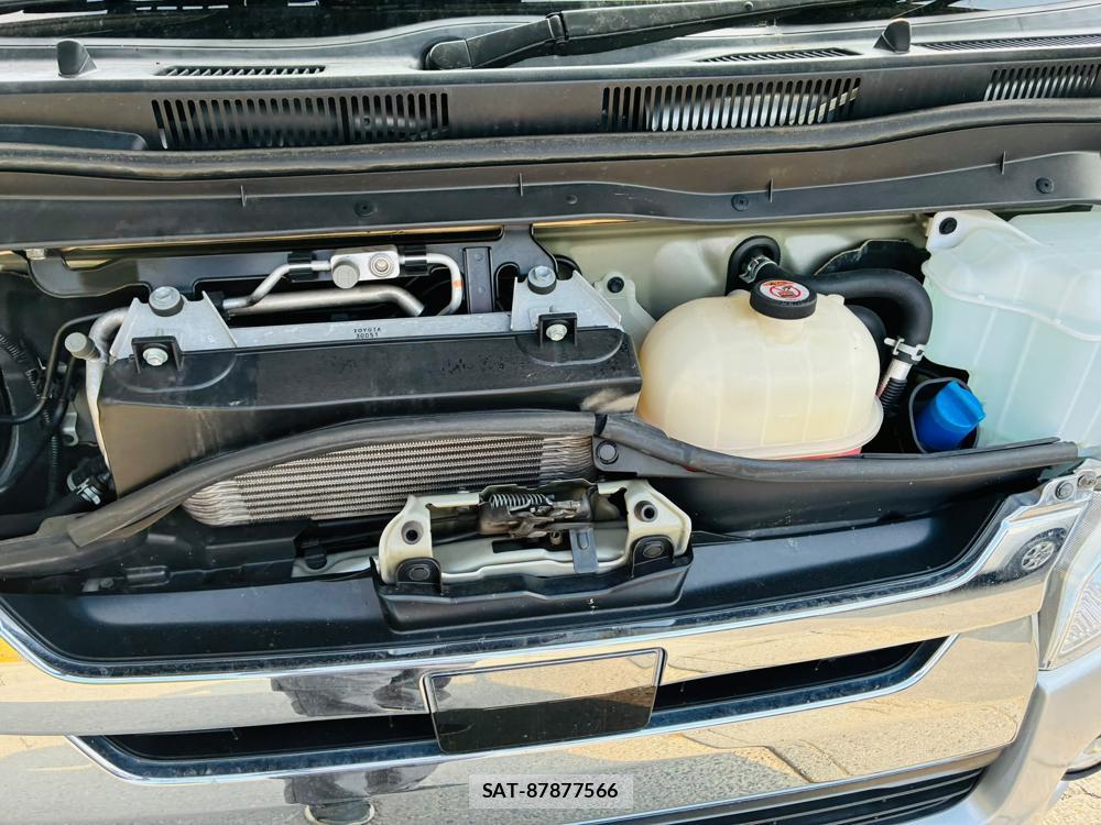 Toyota REGIUS VAN 2019-07 8028488-38