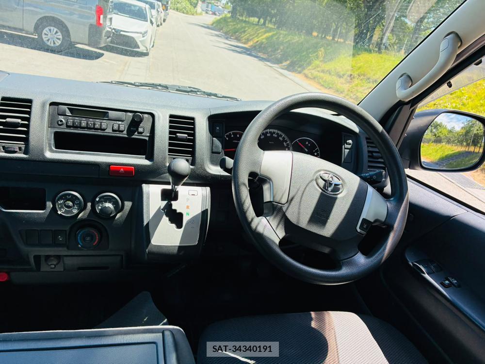 Toyota REGIUSACE VAN 2019-07 8056482-13