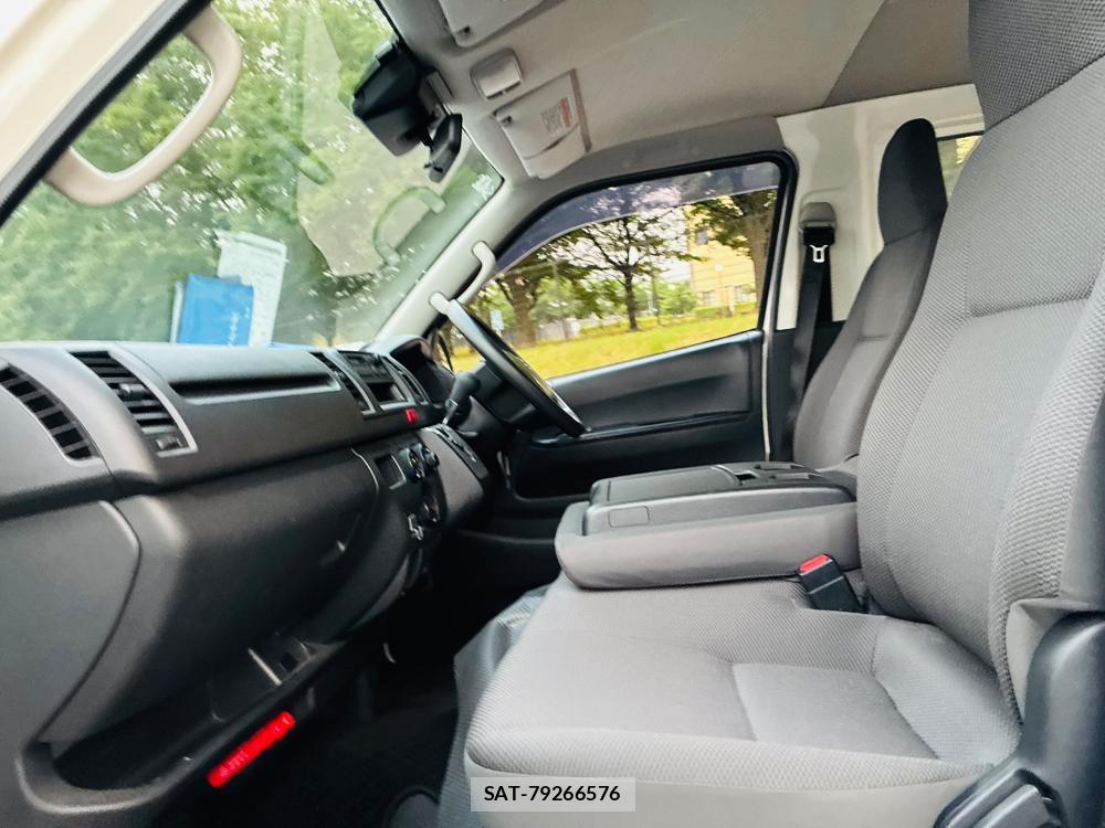 Toyota REGIUSACE VAN 2020-04 8226359-9