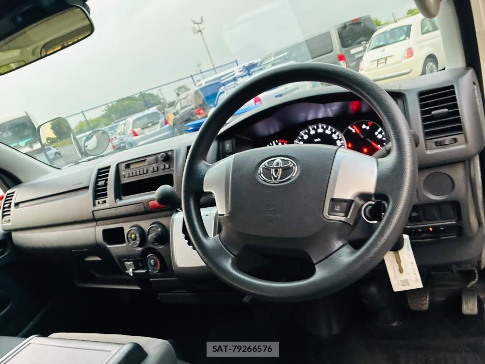 Toyota REGIUSACE VAN 2020-04 8226359-13