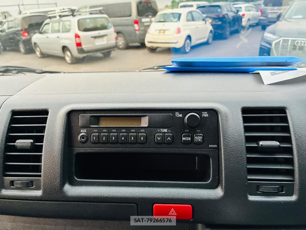 Toyota REGIUSACE VAN 2020-04 8226359-17