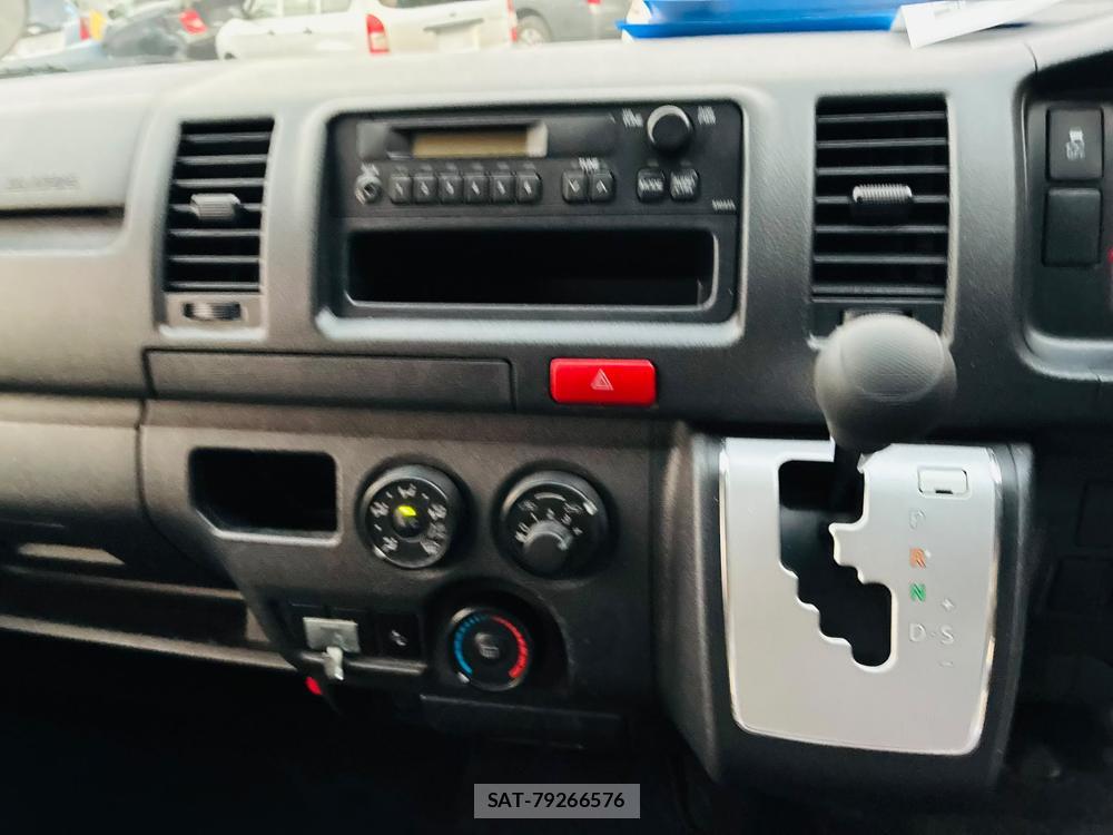 Toyota REGIUSACE VAN 2020-04 8226359-18