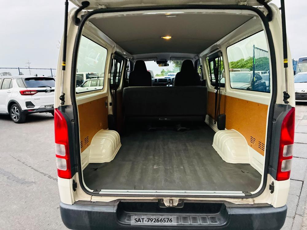 Toyota REGIUSACE VAN 2020-04 8226359-24