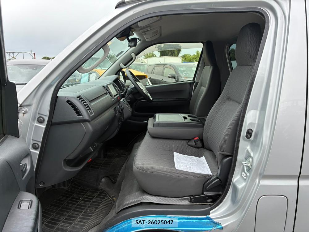 Toyota REGIUSACE VAN 2019-08 8313432-10