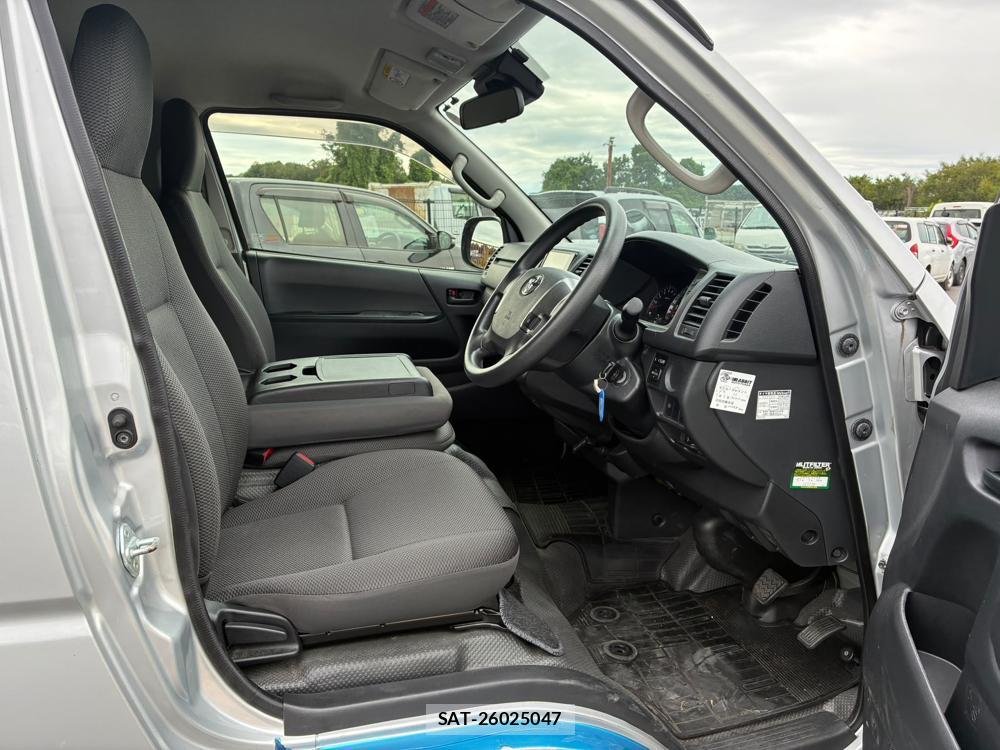Toyota REGIUSACE VAN 2019-08 8313432-11