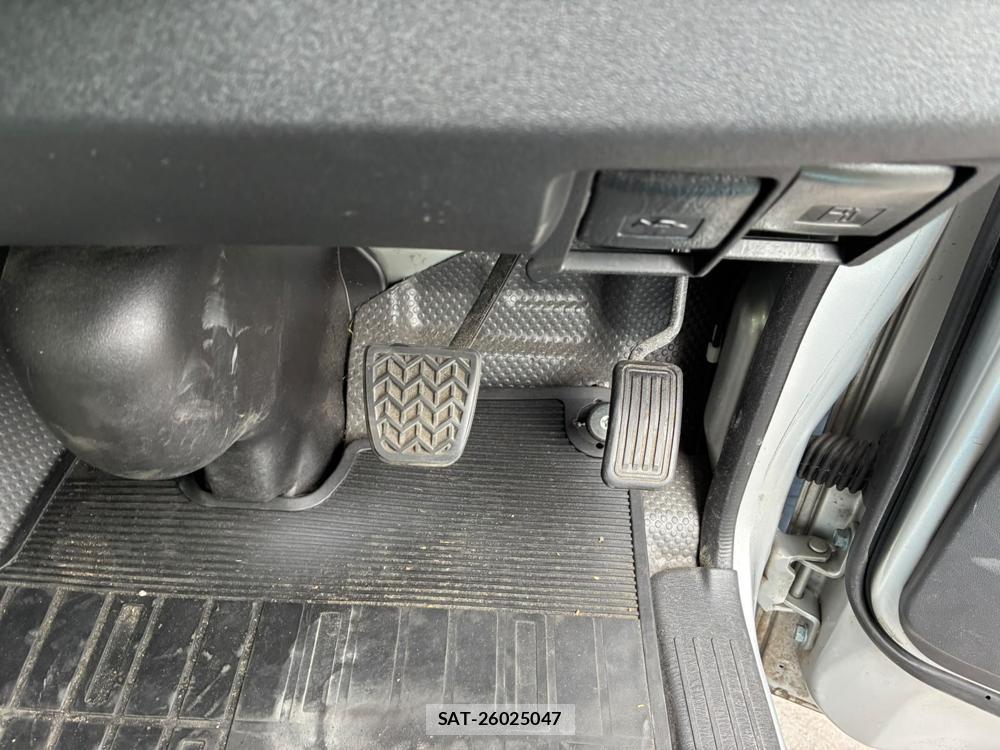 Toyota REGIUSACE VAN 2019-08 8313432-23