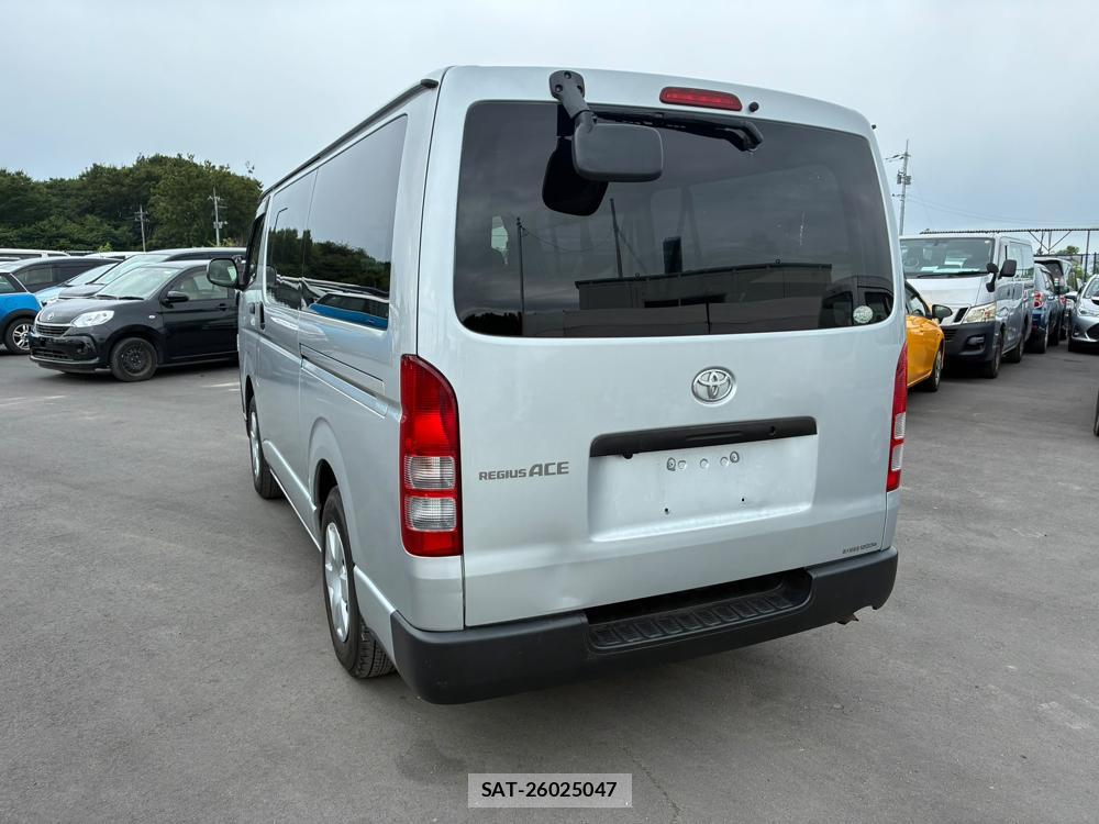 Toyota REGIUSACE VAN 2019-08 8313432-2