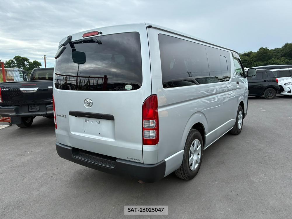Toyota REGIUSACE VAN 2019-08 8313432-4