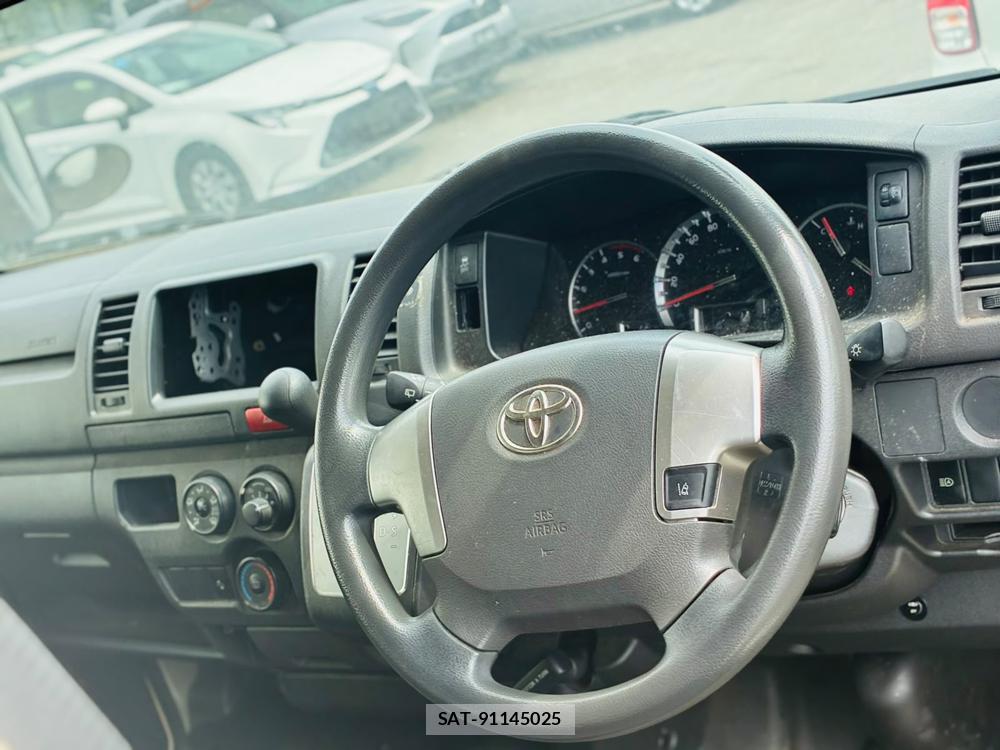 Toyota REGIUSACE VAN 2019-10 8468816-12