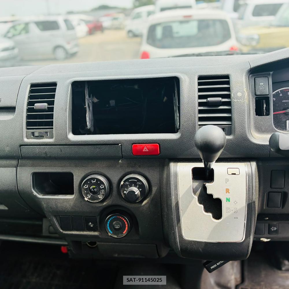 Toyota REGIUSACE VAN 2019-10 8468816-16