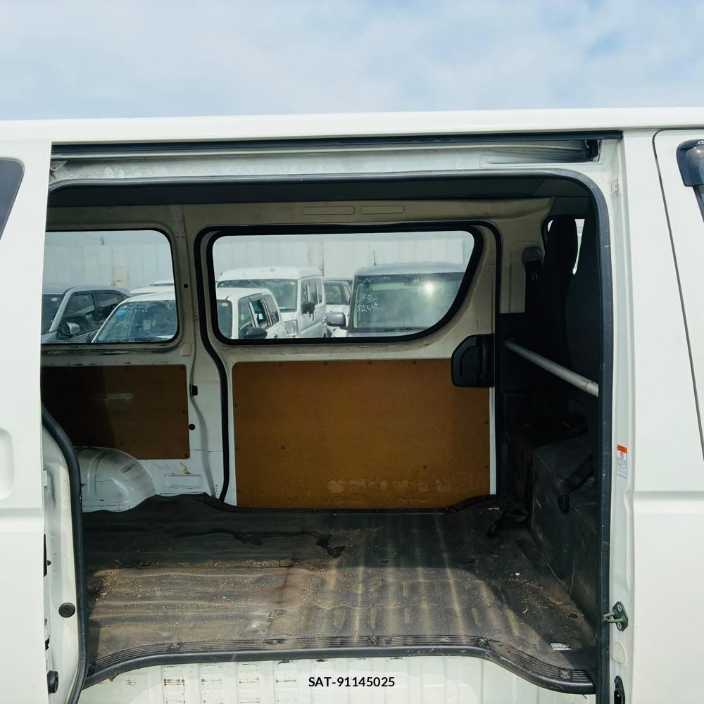 Toyota REGIUSACE VAN 2019-10 8468816-8