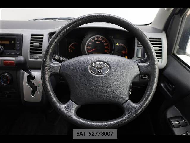 Toyota REGIUSACE VAN 2013-07 8458306-13