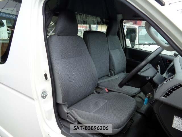 Toyota REGIUSACE VAN 2010-02 3935639-4