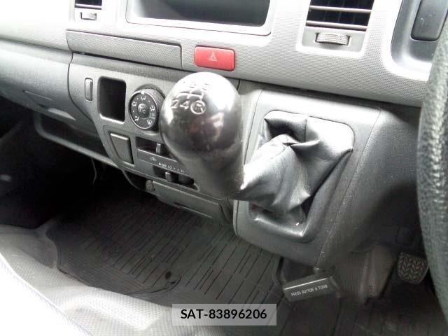 Toyota REGIUSACE VAN 2010-02 3935639-5