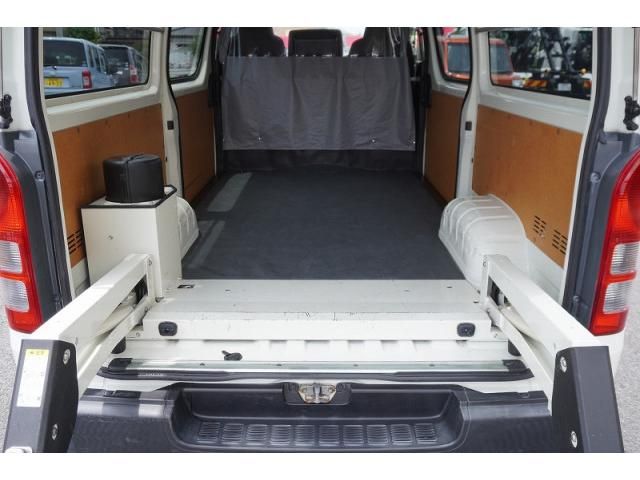 Toyota REGIUSACE VAN 2019-09 8060619-15