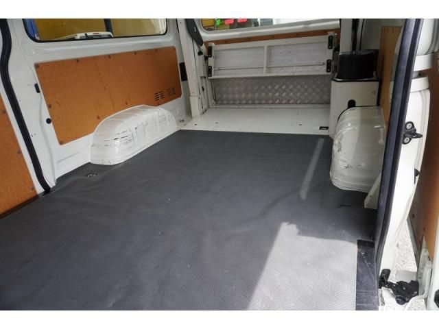 Toyota REGIUSACE VAN 2019-09 8060619-23