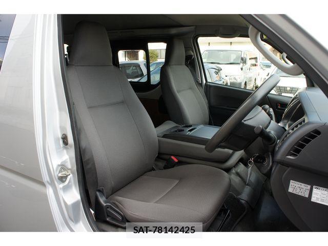 Toyota REGIUSACE VAN 2017-01 533899-4