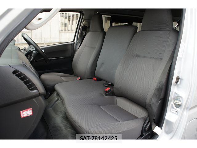 Toyota REGIUSACE VAN 2017-01 533899-6