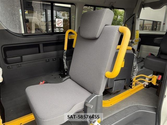 Toyota REGIUSACE VAN 2013-06 7788717-16